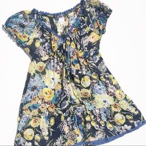 Tunic floral top from Francesca’s. Size S.